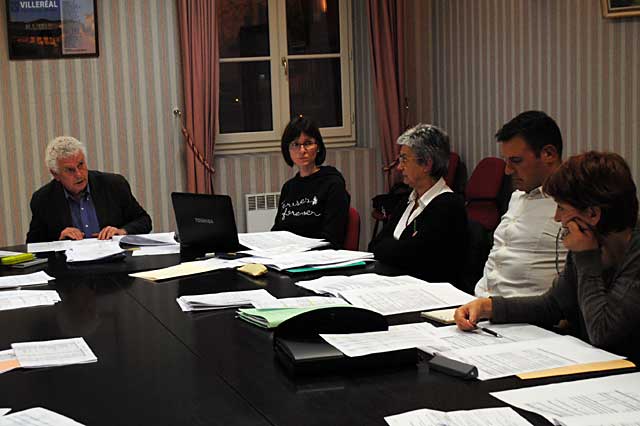 C'est la reprise pour le conseil municipal...|Jean-Paul Epinette - icimedia@free.fr C'est la reprise pour le conseil municipal...|Jean-Paul Epinette - icimedia@free.fr