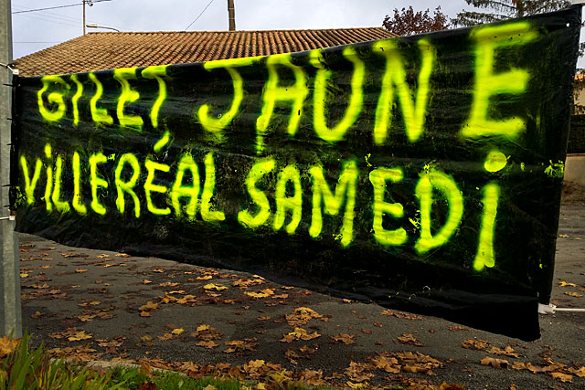 Les gilets jaunes se sont donné rendez-vous à Saint-Roch samedi à partir de 8h30.|Photo © jean-Paul Epinette - icimedia@free.fr Les gilets jaunes se sont donné rendez-vous à Saint-Roch samedi à partir de 8h30.|Photo © jean-Paul Epinette - icimedia@free.fr