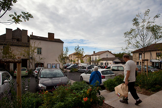 Les voitures ne peuvent pas être considérées commes des ennemies...|Archives © jean-Paul Epinette - icimedia@free.fr Les voitures ne peuvent pas être considérées commes des ennemies...|Archives © jean-Paul Epinette - icimedia@free.fr