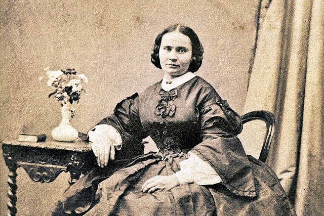 Zélie de Villeréal de Lassaigne, photographiée vers 1856-1859|Photo © Jean-Paul Epinette