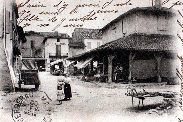 A quoi ressemblait un marché de Villeréal en août 1901... ? - | Mémoire de Villeréal, Droits réservés